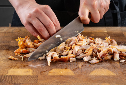 Фото шага рецепта Салат из запеченой курицы 191074 шаг 5  