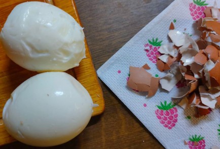 Фото шага рецепта Салат из зеленого лука с огурцом яйцом и сметаной 175938 шаг 8  