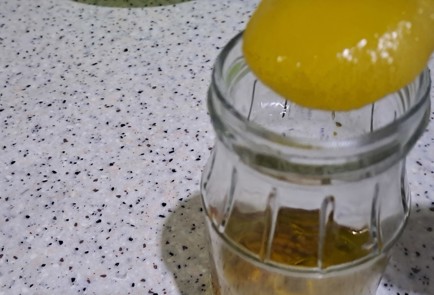 Фото шага рецепта Салат из зеленых овощей с яблоком авокадо и медовогорчичным соусом 188277 шаг 10