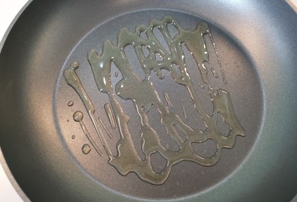 Фото шага рецепта Салат из жареных баклажанов 186787 шаг 4  