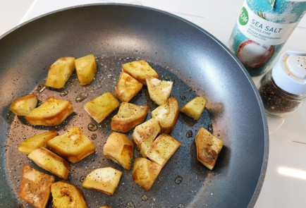 Фото шага рецепта Салат из жареных баклажанов 186787 шаг 7  