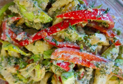 Фото шага рецепта Салат из жареных кабачков и сладкого перца с острым соусом 190113 шаг 13  