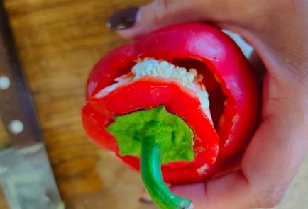 Фото шага рецепта Салат из жареных кабачков и сладкого перца с острым соусом 190113 шаг 6  