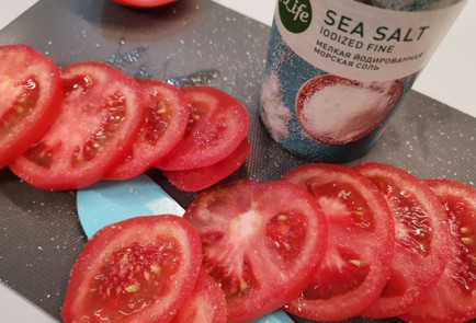 Фото шага рецепта Салат капрезе 175817 шаг 4  