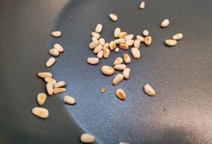 Фото шага рецепта Салат капрезе 186788 шаг 5  