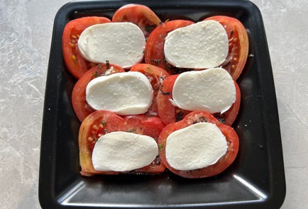 Фото шага рецепта Салат капрезе 190024 шаг 10  