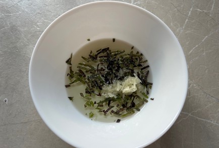 Фото шага рецепта Салат капрезе 190024 шаг 4  