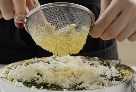 Фото шага рецепта Классический салат Мимоза с морковью 152964 шаг 13  