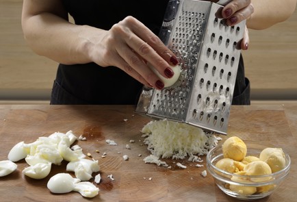 Фото шага рецепта Классический салат Мимоза с морковью 152964 шаг 5  