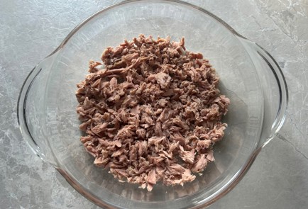 Фото шага рецепта Салат мимоза с тунцом 190020 шаг 3  