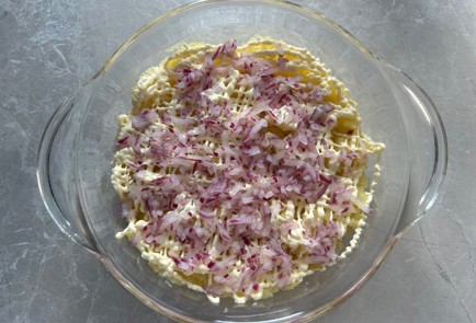 Фото шага рецепта Салат мимоза с тунцом 190020 шаг 6  