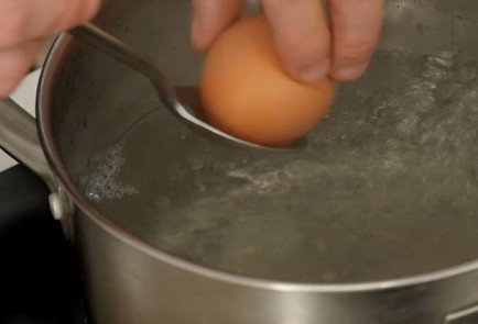 Фото шага рецепта Салат Мимоза 114494 шаг 2  