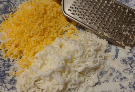 Фото шага рецепта Салат Мимоза 175276 шаг 11  