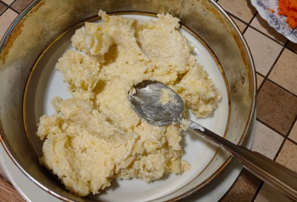 Фото шага рецепта Салат Мимоза 175276 шаг 13  