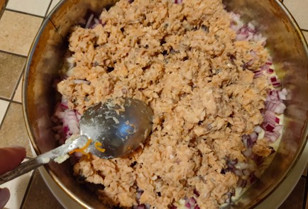 Фото шага рецепта Салат Мимоза 175276 шаг 17  