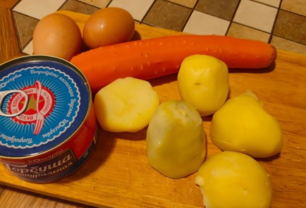 Фото шага рецепта Салат Мимоза 175276 шаг 4  