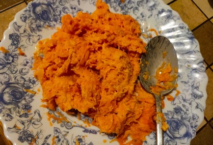 Фото шага рецепта Салат Мимоза 175276 шаг 6  