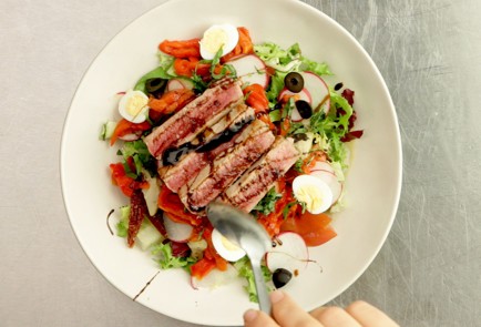 Фото шага рецепта Салат нисуаз с базиликом 39414 шаг 6  