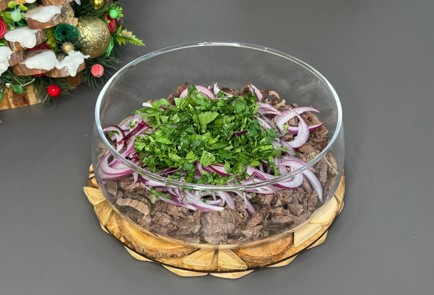 Фото шага рецепта Салат Новогодний восторг с гранатом и говядиной 188062 шаг 4