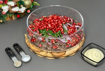 Фото шага рецепта Салат Новогодний восторг с гранатом и говядиной 188062 шаг 5