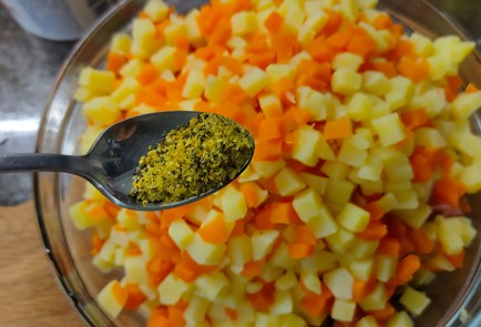 Фото шага рецепта Салат оливье побыстрому 175128 шаг 17  