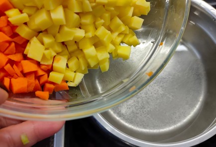 Фото шага рецепта Салат оливье побыстрому 175128 шаг 6  