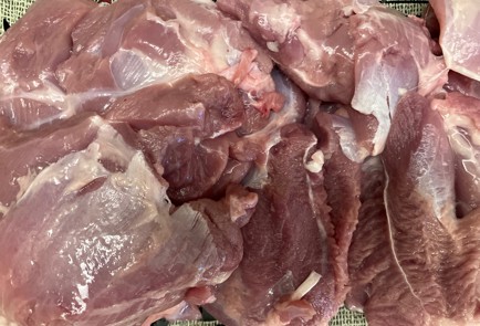 Фото шага рецепта Оливье с вустерширским соусом 175346 шаг 1  