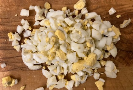 Фото шага рецепта Оливье с вустерширским соусом 175346 шаг 10  