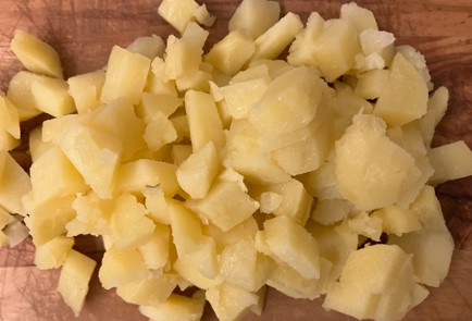 Фото шага рецепта Оливье с вустерширским соусом 175346 шаг 8  