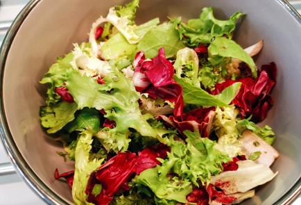 Фото шага рецепта Салат понеаполитански 174933 шаг 4  