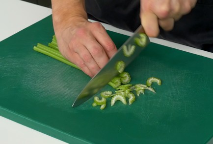 Фото шага рецепта Салат с ананасом 151438 шаг 2  