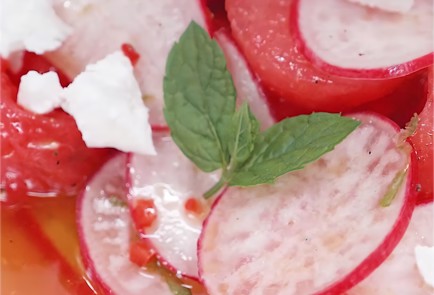 Фото шага рецепта Салат с арбузом и редиской 174108 шаг 11  