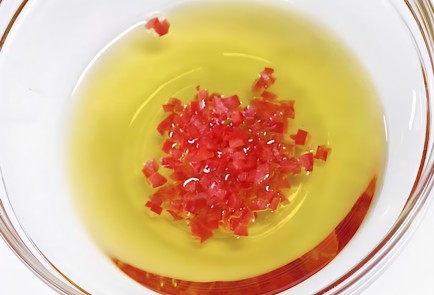 Фото шага рецепта Салат с арбузом и редиской 174108 шаг 7  