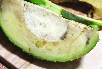 Фото шага рецепта Салат с авокадо 188833 шаг 5  