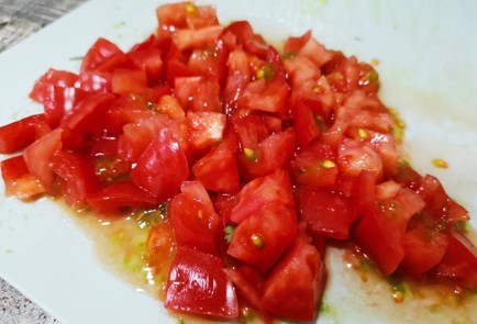 Фото шага рецепта Салат с авокадо 189182 шаг 7  