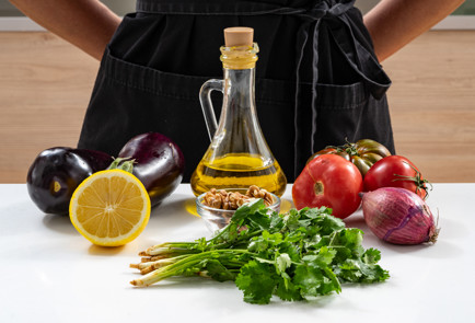 Фото шага рецепта Салат с баклажанами и помидорами 189951 шаг 1  