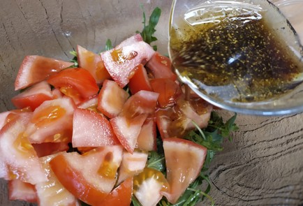 Фото шага рецепта Салат с баклажанами и сыром фета 188865 шаг 5  