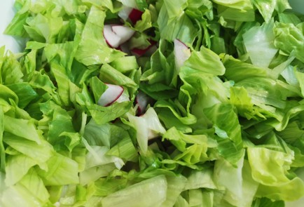 Фото шага рецепта Летний салат с базиликом 189715 шаг 4  