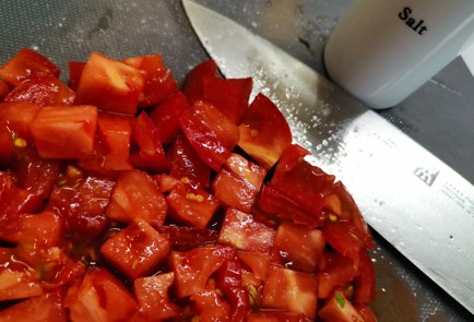 Фото шага рецепта Летний салат с базиликом 189715 шаг 9  