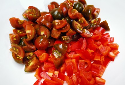 Фото шага рецепта Салат с базиликом 191039 шаг 3  