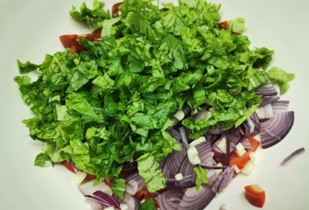 Фото шага рецепта Салат с базиликом 191039 шаг 8  