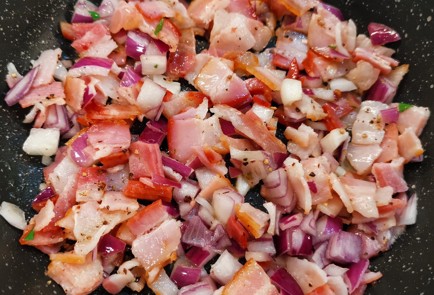 Фото шага рецепта Салат с беконом и горошком 153012 шаг 7