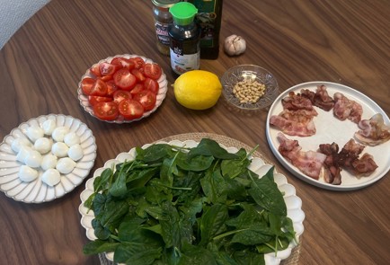 Фото шага рецепта Салат с беконом и коктейльными томатами 189110 шаг 3  