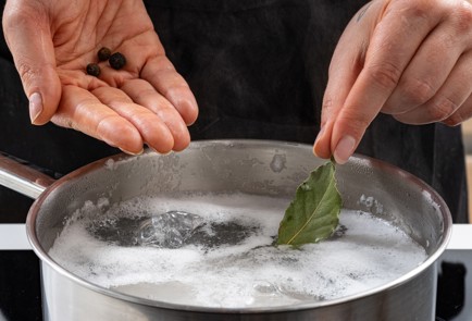 Фото шага рецепта Салат с блинами индейкой и ананасом 188283 шаг 3