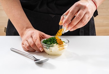 Фото шага рецепта Салат с блинами индейкой и ананасом 188283 шаг 5