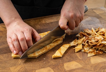 Фото шага рецепта Салат с блинами индейкой и ананасом 188283 шаг 6