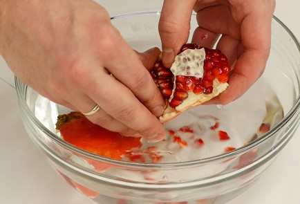 Фото шага рецепта Салат с брюссельской капустой и гранатом 114462 шаг 5  