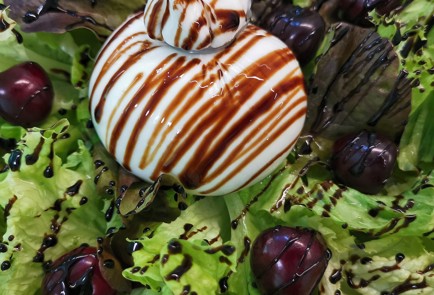 Фото шага рецепта Салат с черешней и сыром буррата 173886 шаг 5  