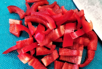 Фото шага рецепта Салат с черкесским сыром и свежей горчицей 151219 шаг 13