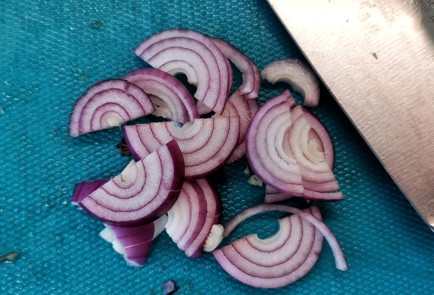 Фото шага рецепта Салат с черкесским сыром и свежей горчицей 151219 шаг 15